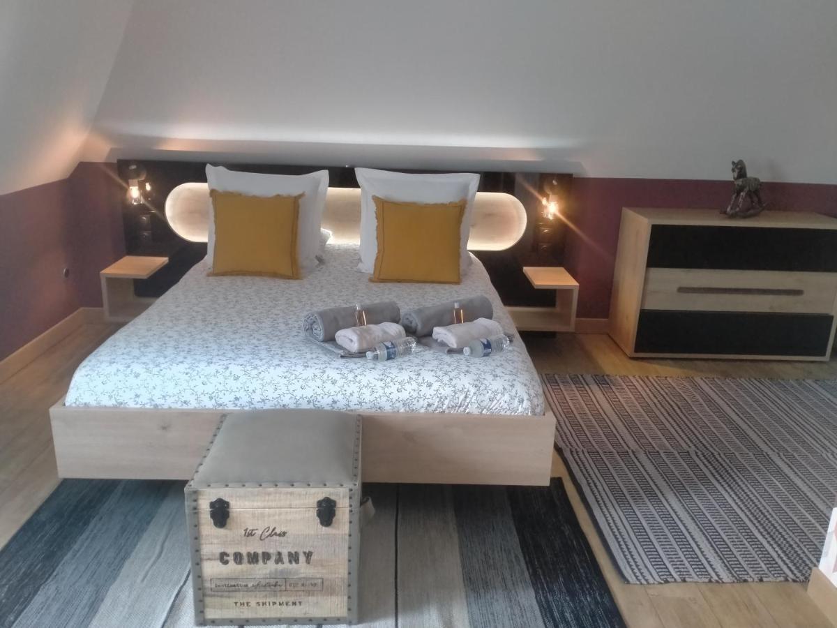 La Cour Des Ursulines Hotel Josselin Eksteriør billede